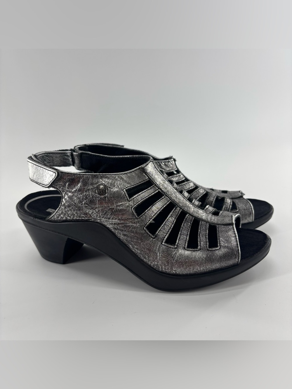 Romika Mokasetta 287 European comfort shoes 38 pewter leather caged sandal